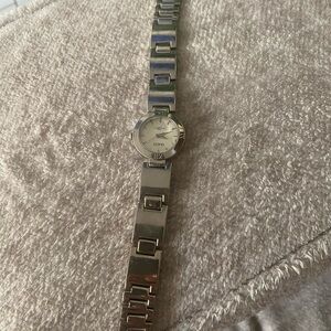 Gucci Watch 3 ATM Water Resistant
9000 Stainless Steel